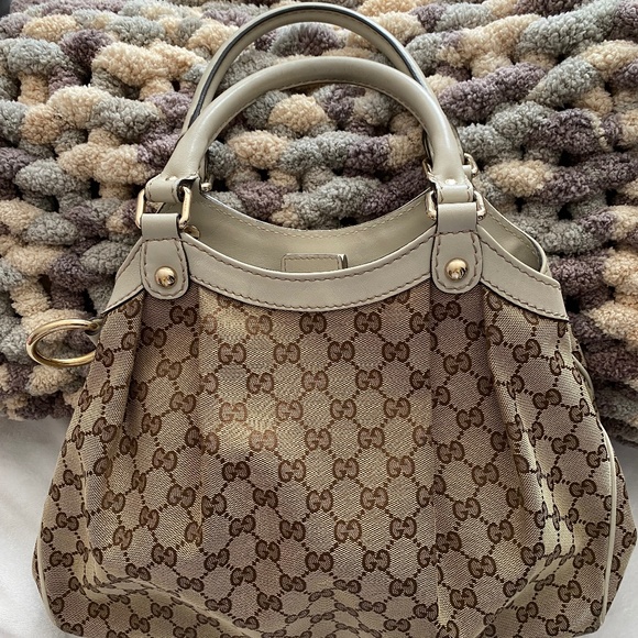 Gucci purse - Picture 1 of 2